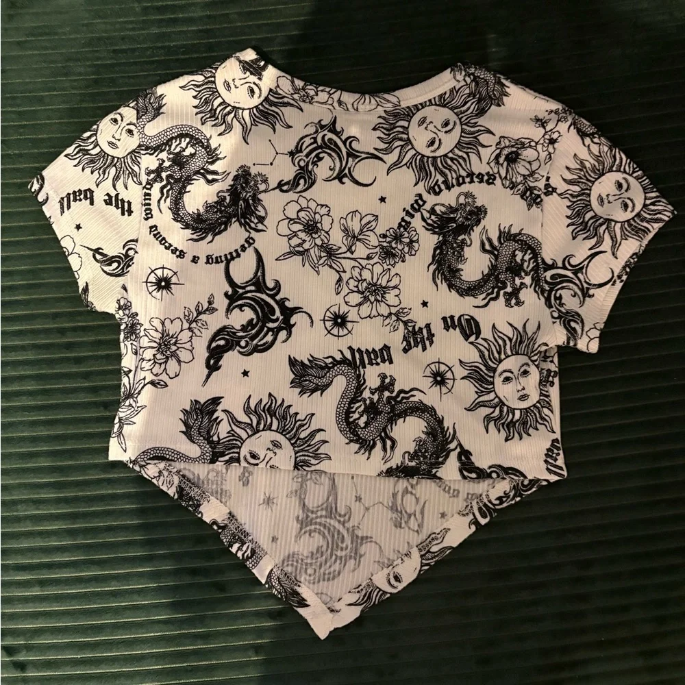 black & white celestial dragon graphic cropped tee - Picture 2 of 5